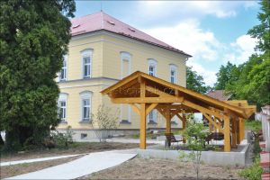 Atypický dřevěný altán a pergola