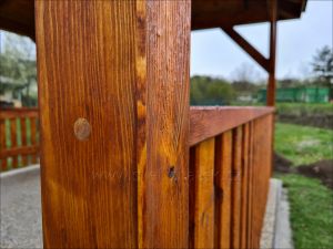 Dřevěný zahradní altán