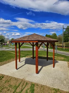 Zahradní dřevěný altán šestiboký